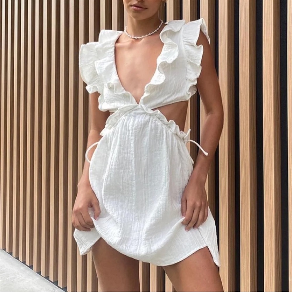 Chic Backless White Ruffle Dress